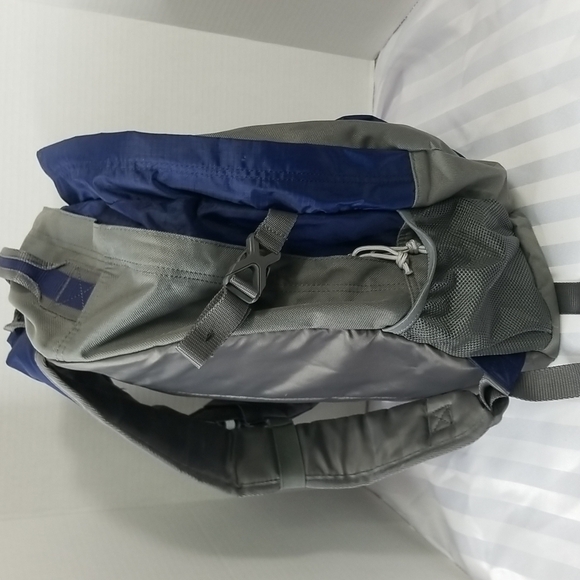 OUTDOOR PRODUCTS TRAVERSE BACKPACK UNISEX HIKING-DAYPACK NAVY GREY - Picture 4 of 8